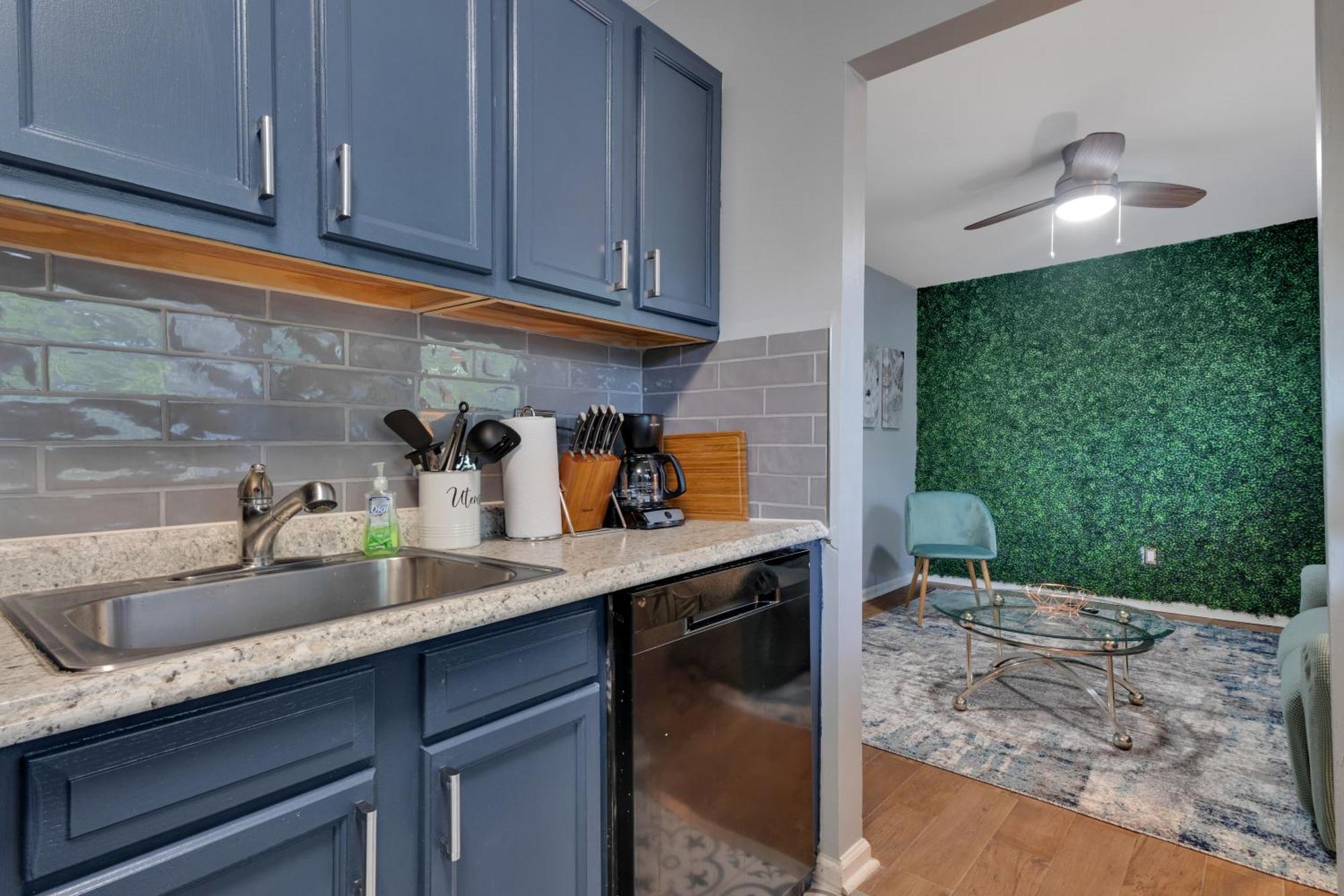 Ferienhaus Tenement Treasure - Renovated Mechanicsville *